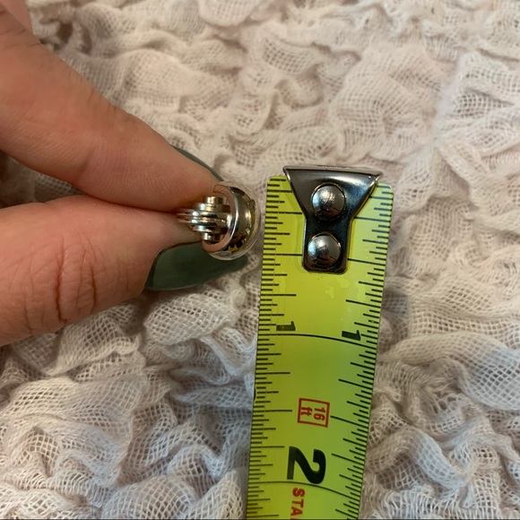 Vintage Silver Screw Back Earrings - Picture 6 of 7